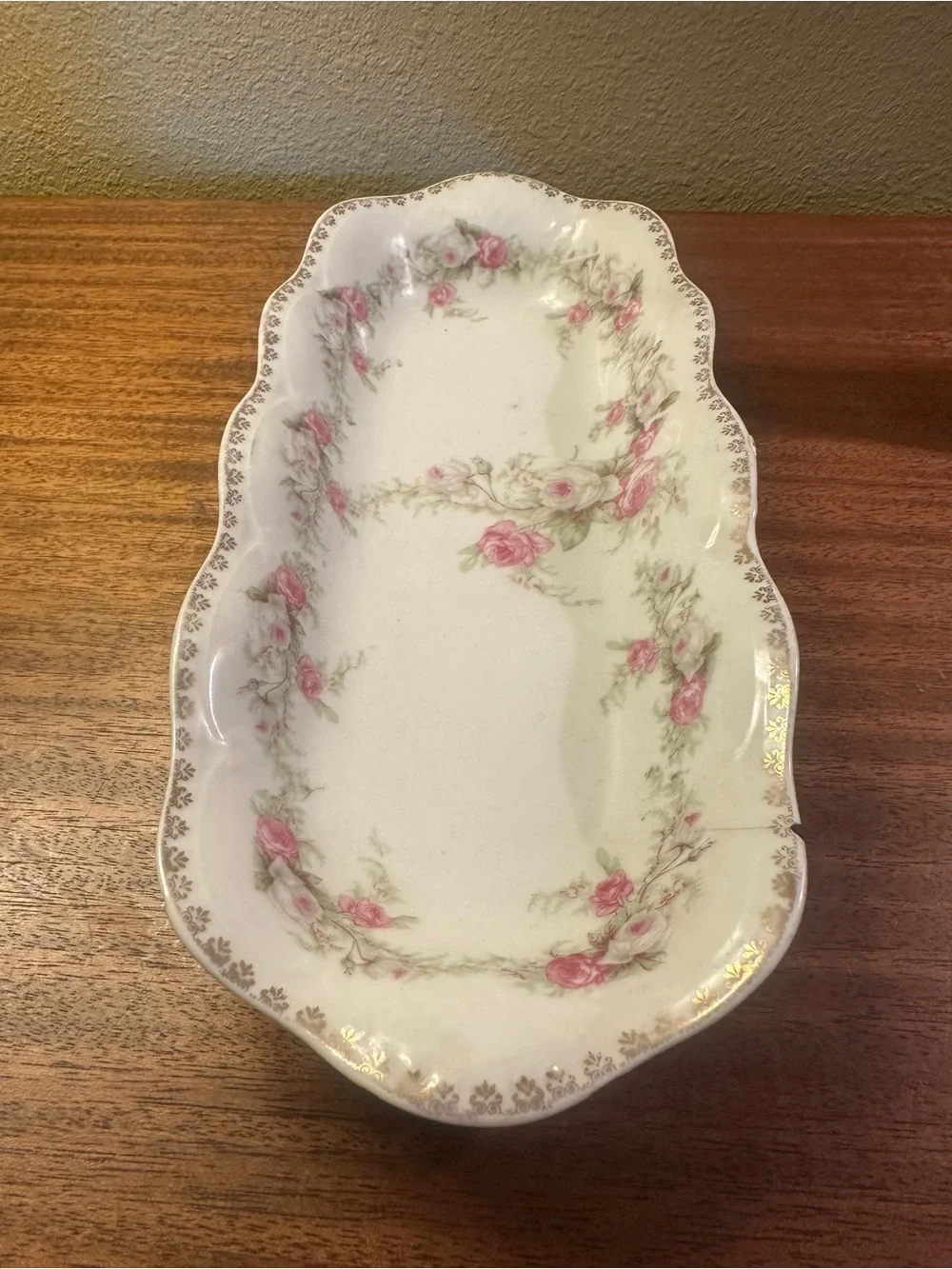 Mignon White Porcelain Serving Tray with Pink Rose Motif